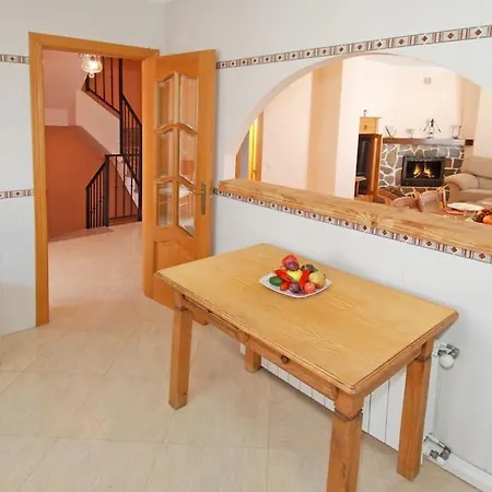 Casa Jose -beautiful Village House- Jacuzzi Included-views-bbq-aircon-wifi