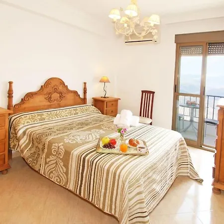 Casa Jose -beautiful Village House- Jacuzzi Included-views-bbq-aircon-wifi