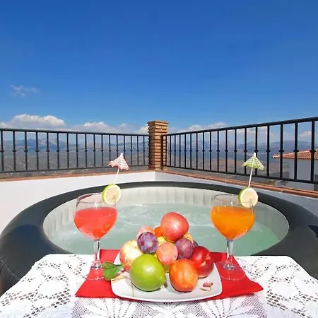 度假居 Casa Jose -beautiful Village House- Jacuzzi Included-views-bbq-aircon-wifi