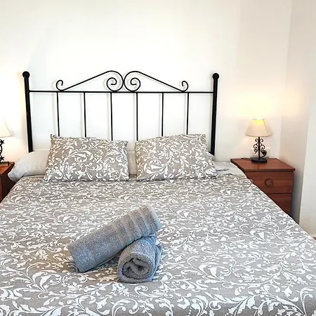 Casa Jose -beautiful Village House- Jacuzzi Included-views-bbq-aircon-wifi